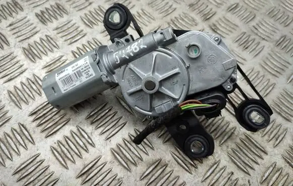Volkswagen Golf VII Rear window wiper motor 5G0955711A