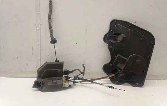 Audi A8 S8 D4 4H Front door lock 4F0837060 4H0837916