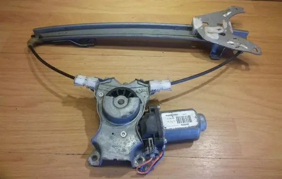 Nissan Primera Rear door window regulator with motor 400600