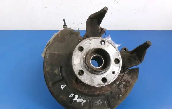 Skoda Fabia Mk1 (6Y) Front wheel hub spindle knuckle