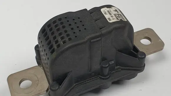 Tesla Model 3 Battery relay fuse 106468900-G