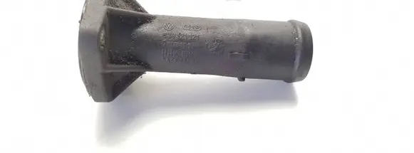 Volkswagen Golf IV Engine coolant pipe/hose 038121121