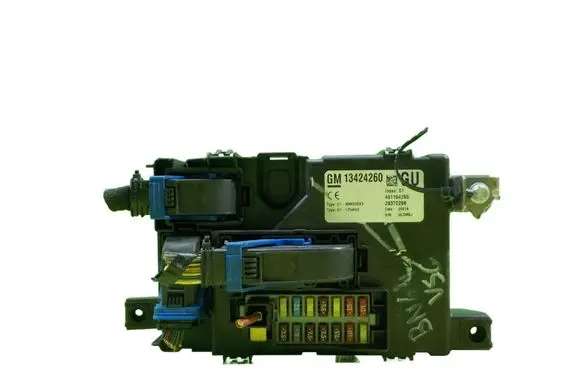 Opel Corsa D Fuse box set 13424260 BEZPIECZNIKOW