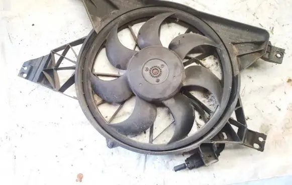Chevrolet Nubira Radiator cooling fan shroud f00s3a2367
