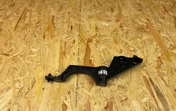 Volvo XC40 Radiator mount bracket 32339599