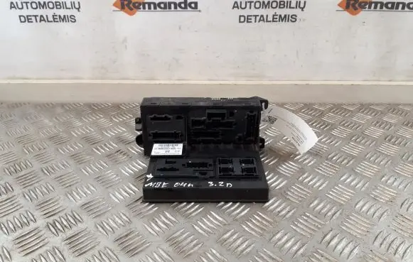 Mercedes-Benz E W211 Fuse module A2115451083 2115453901