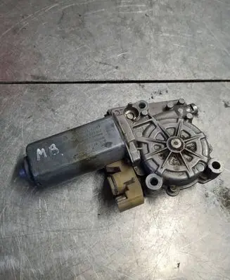 Mercedes-Benz S W140 Front door window regulator motor 185798000 0130821502