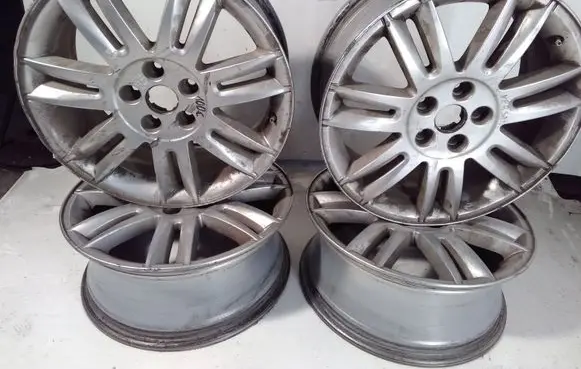 Renault Vel Satis R17 alloy rim 8200065683