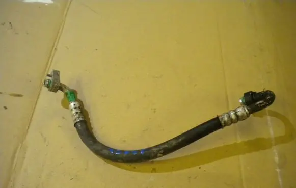 KIA Venga Air conditioning (A/C) pipe/hose