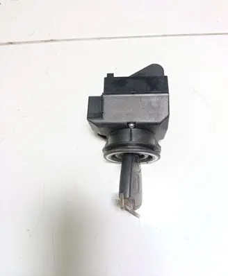 Mercedes-Benz E W210 Ignition lock 2105450208 33000301
