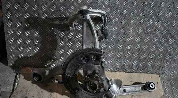 BMW 8 G15 Rear wheel hub