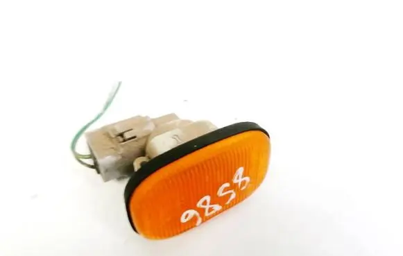 Toyota Previa (XR30, XR40) II Front fender indicator light