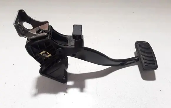 KIA Carens II Brake pedal 328001DXXX 938103K000