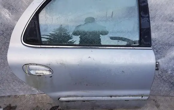 KIA Clarus Rear door