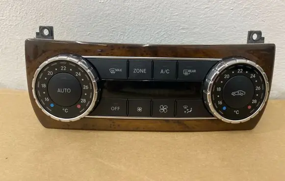 Mercedes-Benz CLS C218 X218 Climate control unit A2049005805