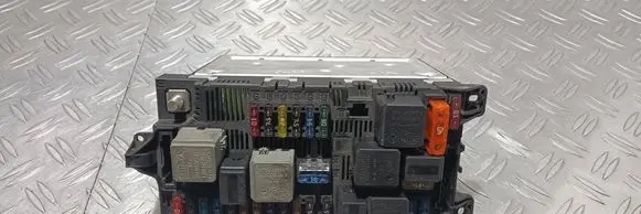 Mercedes-Benz E W211 Fuse module 2115453001 HW1102