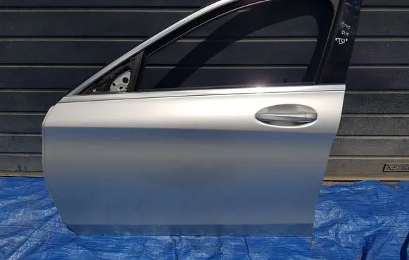 Mercedes-Benz C W205 Front door DRZWILP205775