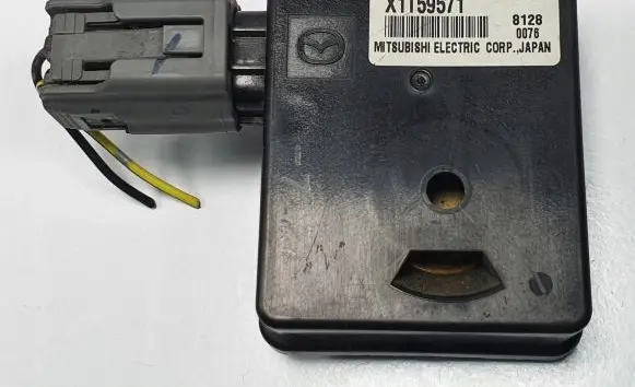 Mazda CX-7 Door central lock control unit/module 676B0B