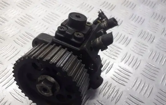 Opel Astra H Fuel injection high pressure pump 0055193731