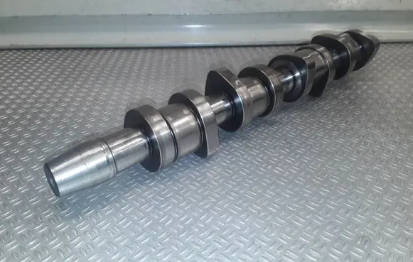 Volkswagen PASSAT B6 Camshaft 