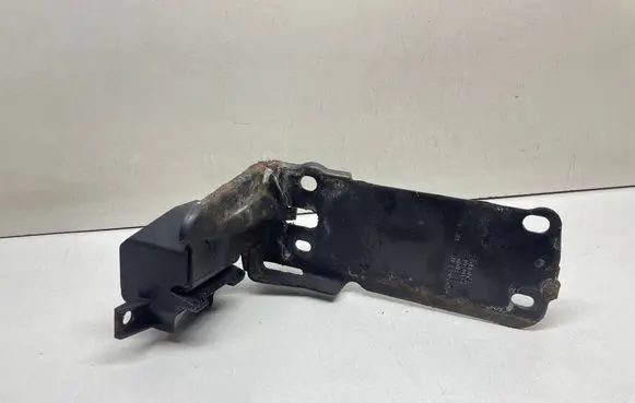 BMW X1 E84 Radiator mount bracket 51647117