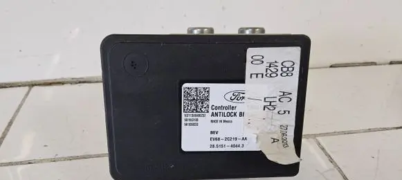 Ford Focus ABS Pump EV682C219AA 561939233