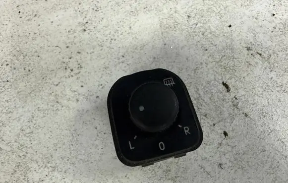 Volkswagen Golf V Wing mirror switch 1K0959565K