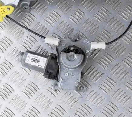 Nissan Qashqai Rear door window regulator with motor 119766 402191A