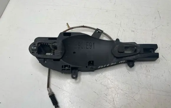 BMW 3 E90 E91 Front door exterior handle/bracket 7059971