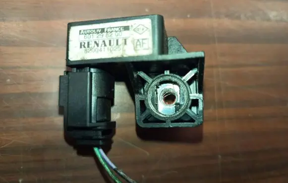 Renault Megane II Airbag deployment crash/impact sensor 601298200 8200411025