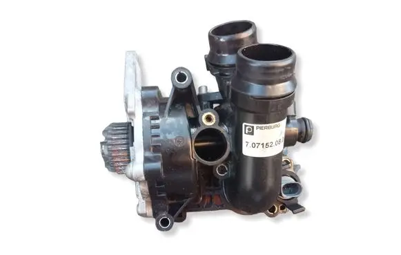 Volkswagen PASSAT CC Water pump 707152080