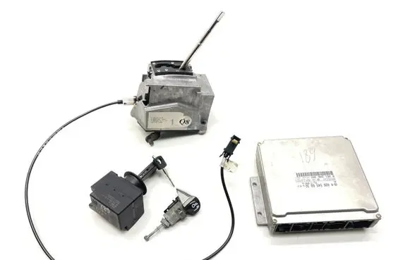 Mercedes-Benz S W220 Engine ECU kit and lock set A2202670424 A2205450008