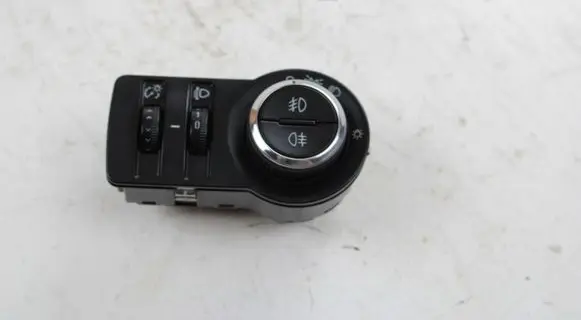 Chevrolet Cruze Light switch 13301758