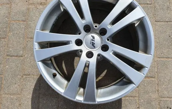 Audi A6 S6 C5 4B R17 alloy rim B7007517