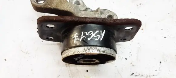 Engine mount bracket