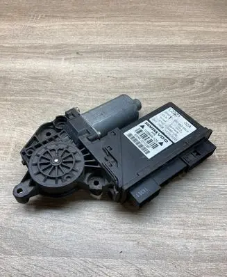 Audi A4 S4 B7 8E 8H Rear door window regulator motor 8E0959802A 5WK47011CBF