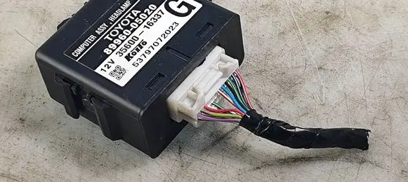 Toyota Avensis T250 Light module LCM 8996005020 53797072023
