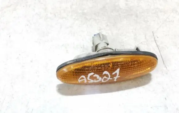 Mazda Premacy Front fender indicator light