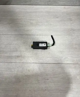 BMW 5 G30 G31 Aerial antenna amplifier 9384055 21889810 50110246