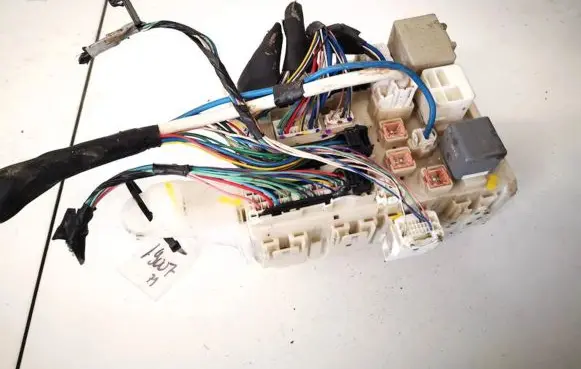 Toyota Auris 150 Fuse box set 8273002140a 82730-02140-a