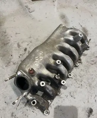 Mitsubishi Pajero Intake manifold