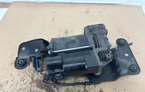 BMW X5 E70 Air suspension compressor/pump 6775479 BB1V0585C0 BBLV0585C