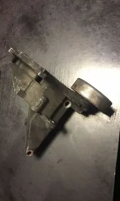 BMW 5 E34 Engine mounting bracket 2245747
