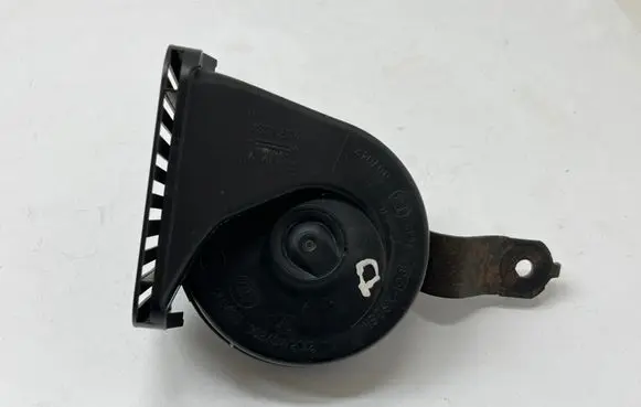 Dodge Durango III Horn signal 68386896AA A046495