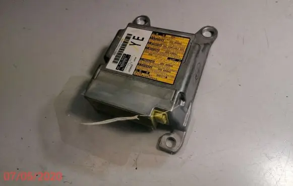 Toyota Prius (XW30) Airbag control unit/module 8917047110
