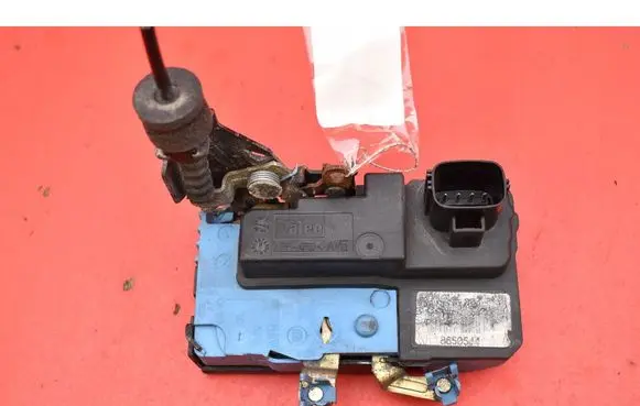 Volvo XC90 Front door lock 8650544