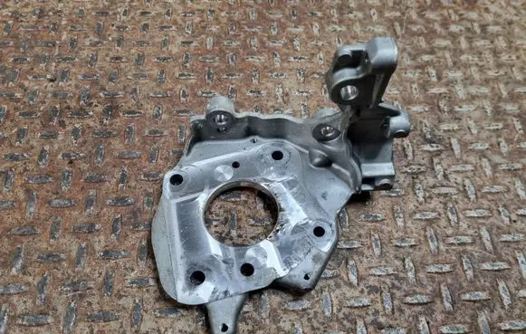 Opel Grandland X Fuel pump bracket 9817304180