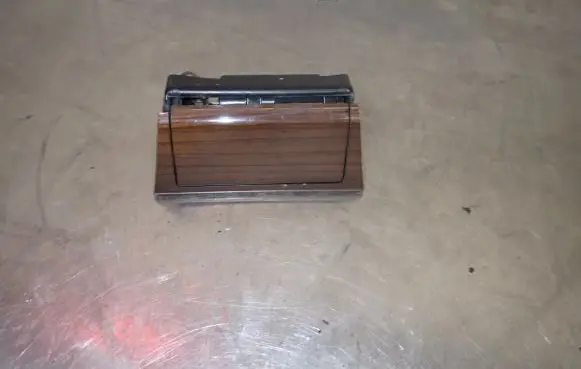Mercedes-Benz E W124 Ashtray (front) 