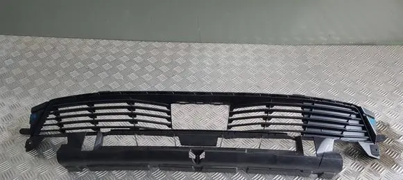 Peugeot 5008 II Front bumper lower grill 9836768377 085979