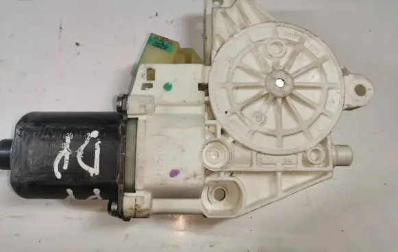 Mercedes-Benz ML W164 Front door window regulator motor A2518200842 0130822272